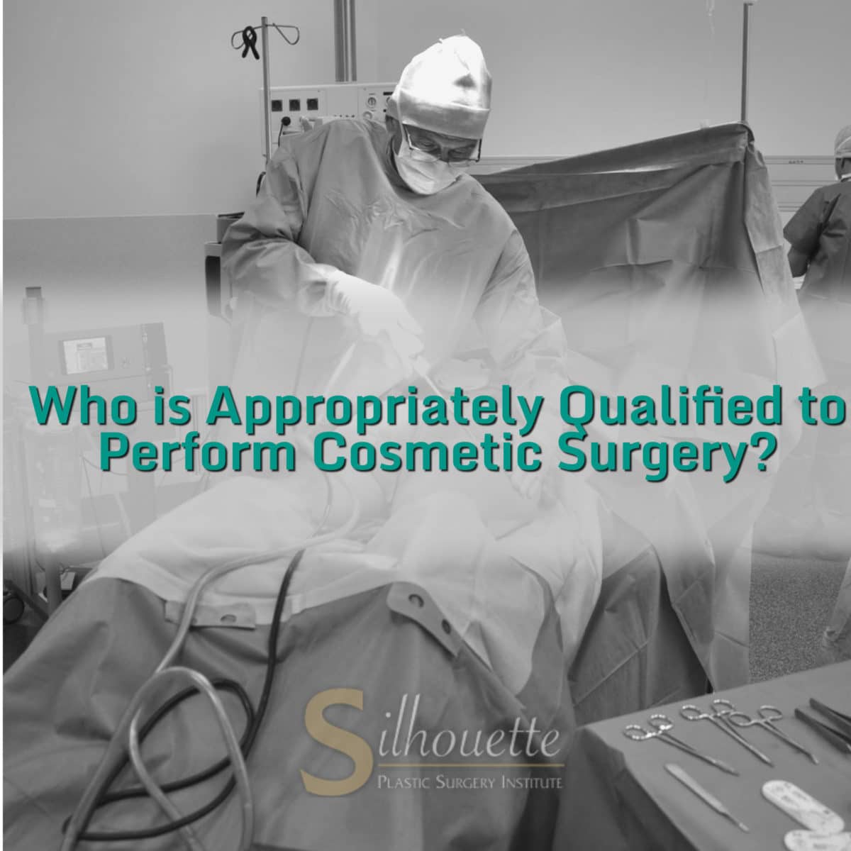 plastic surgeon qualifications